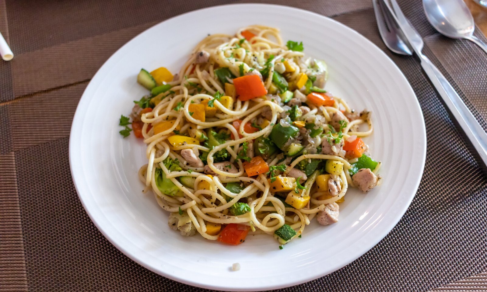 Spaghetti Tossed With Chicken & Vegetables